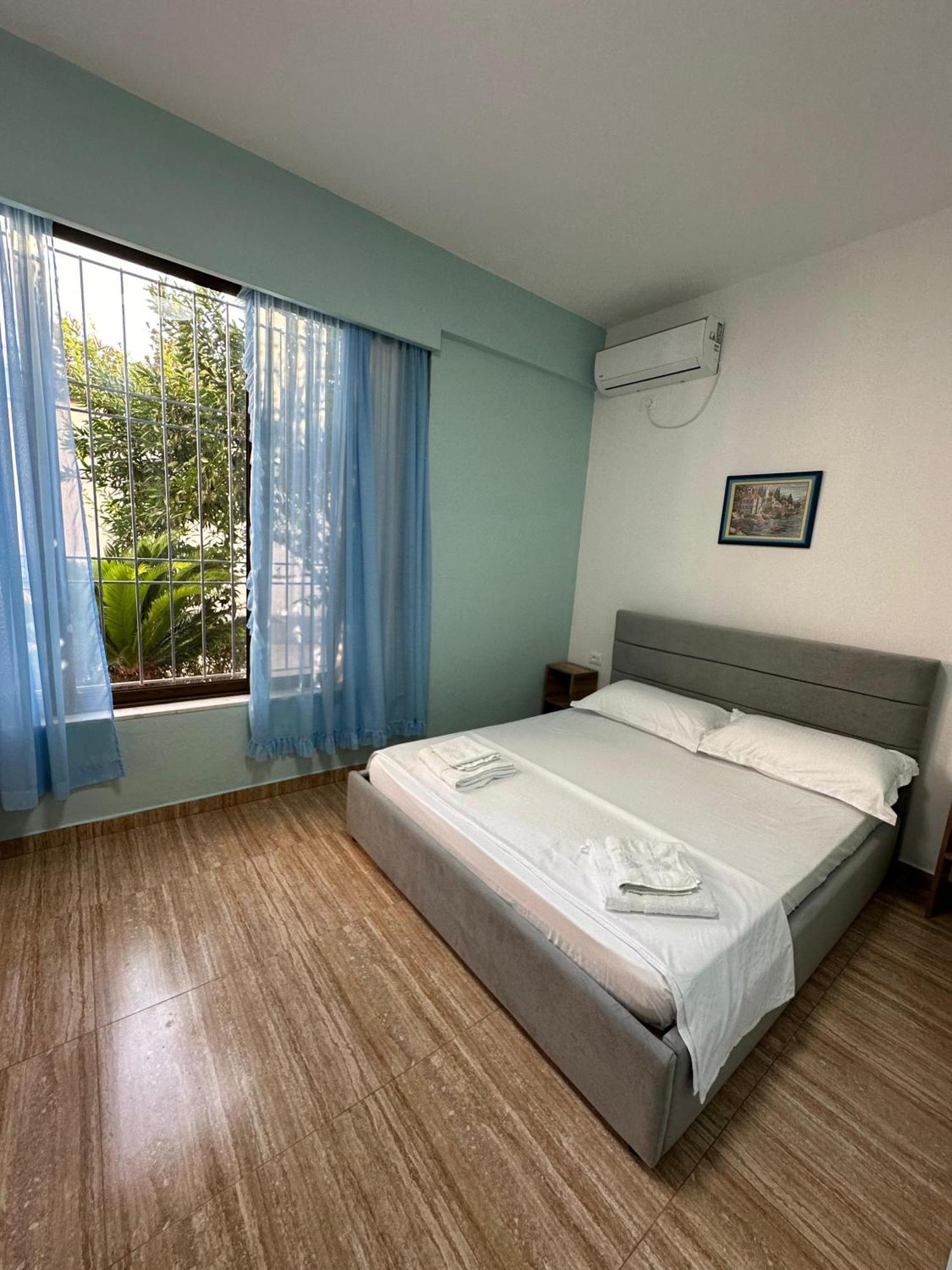 Las Palmas Guesthouse Shkoder Exterior photo